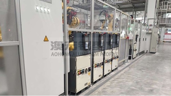 車(chē)間作業(yè)如何用鋁型材圍欄實(shí)現(xiàn)安全靈活？